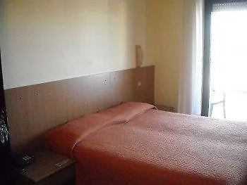 Ganfo فندق سيرمِيوني
